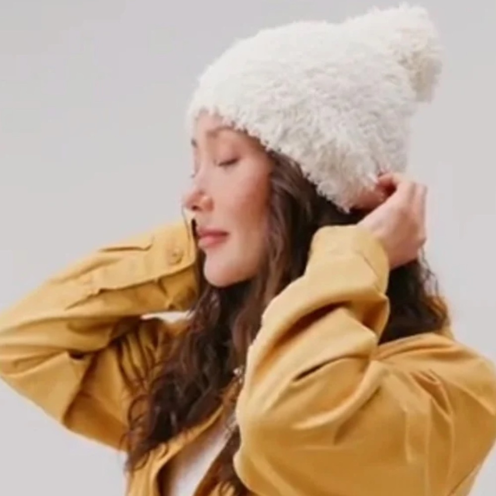 LEMON Snow Drift Pom Pom Beanie - Picture 2 of 14